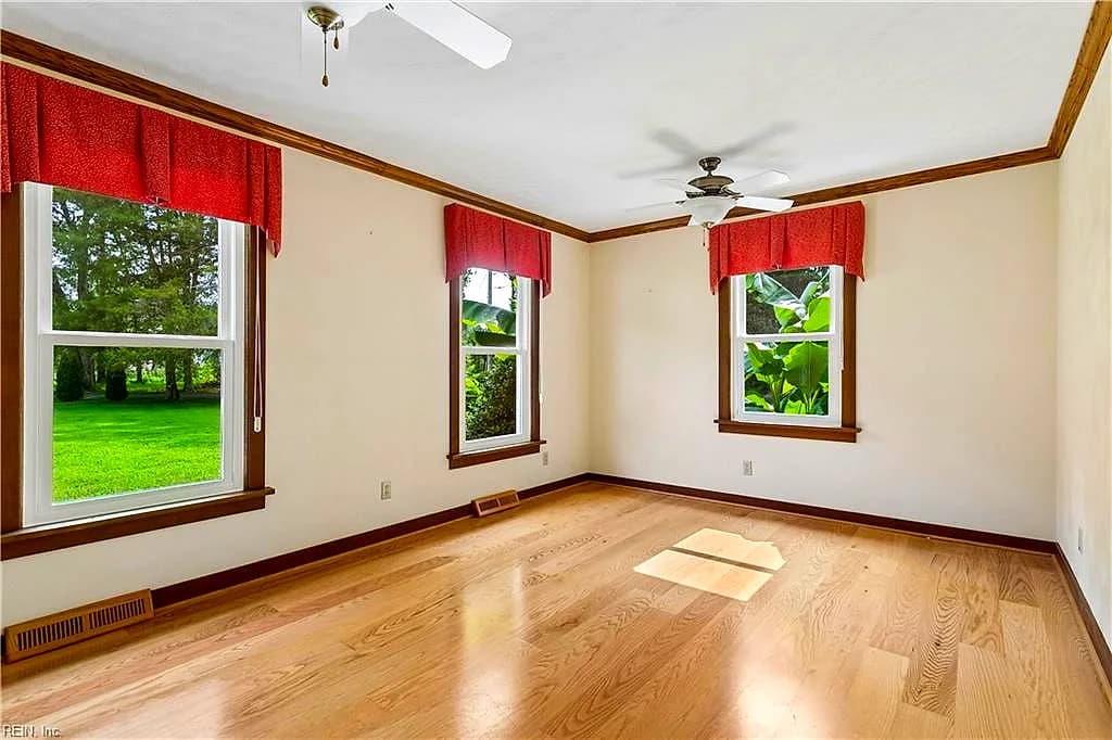 4382 Johns Point RD, GLOUCESTER VA 23061 - Photo 5
