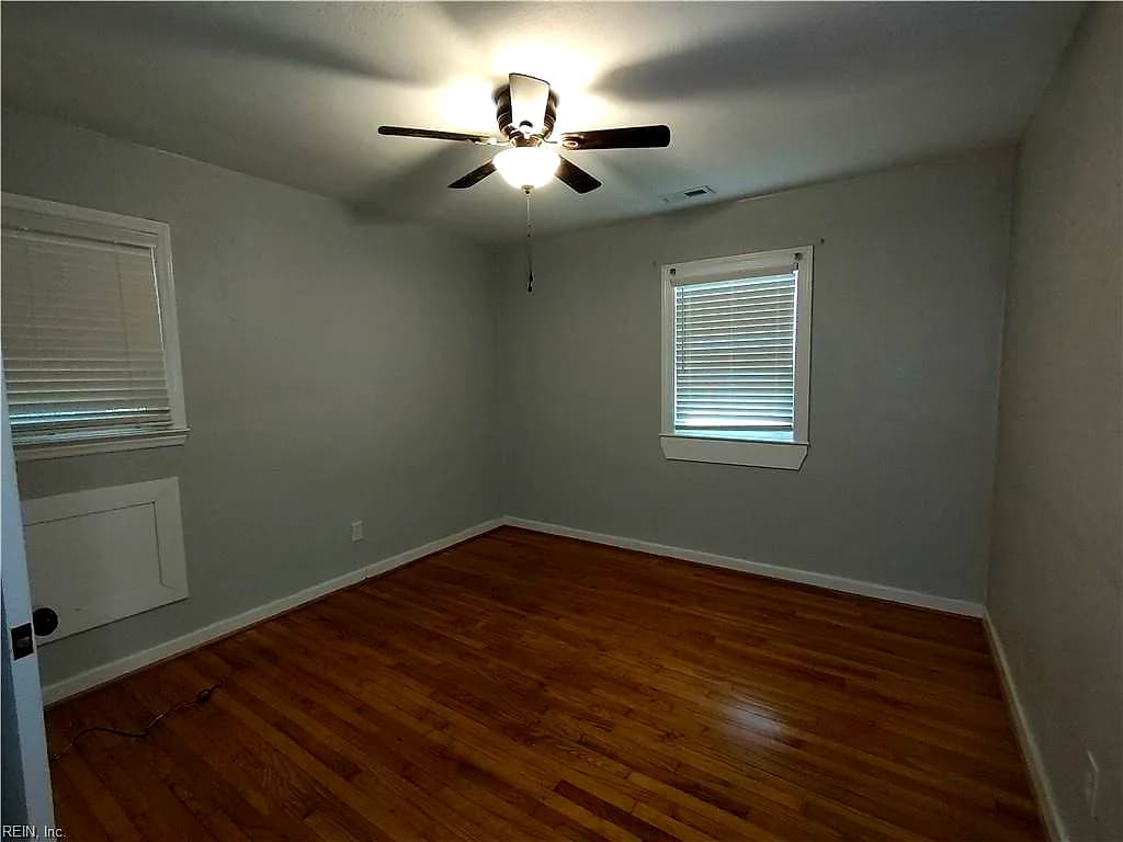 2056 Atwater CIR, NORFOLK VA 23509 thumb 9