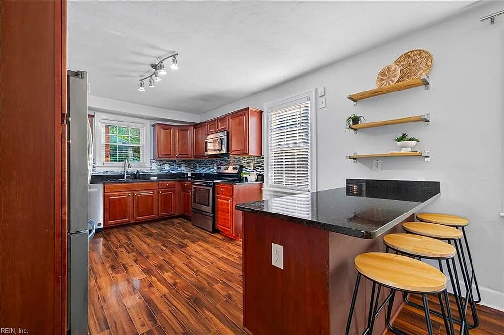 6368 Glenoak DR, NORFOLK VA 23513 thumb 9