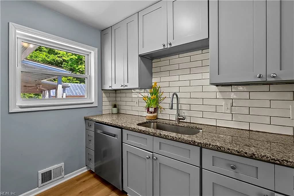 48 Cornwall TER, HAMPTON VA 23666 thumb 7