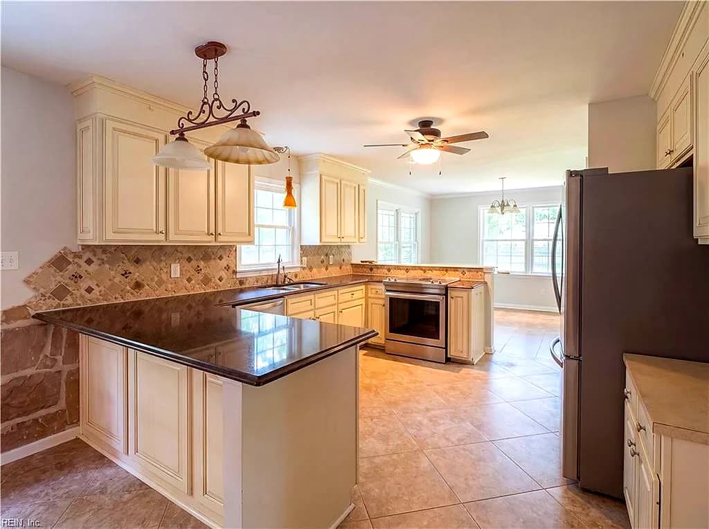 101 Bonito DR, YORKTOWN VA 23692 thumb 8