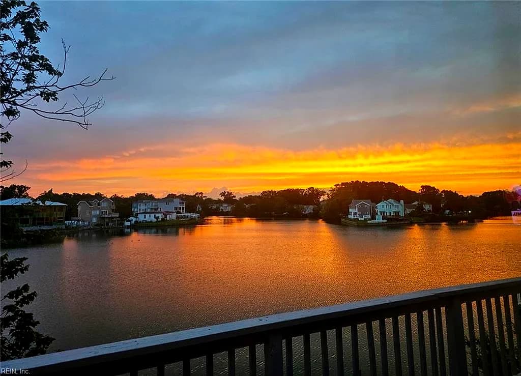 209 Lake DR, VIRGINIA BEACH VA 23451 - Main photo