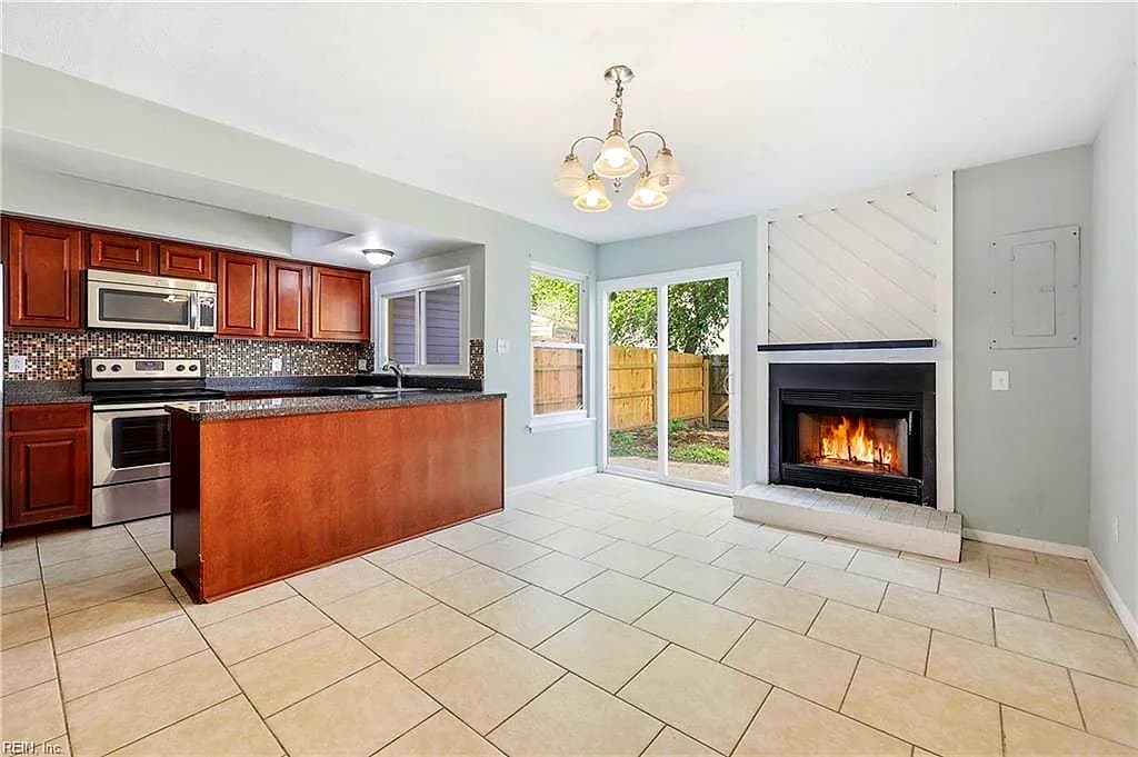 807 Tuition Drive DR, VIRGINIA BEACH VA 23462 - Photo 2