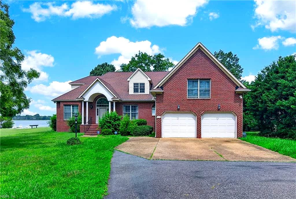 19 Hampshire DR, HAMPTON VA 23669 - Main photo