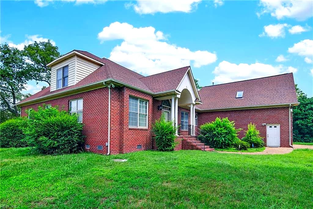 19 Hampshire DR, HAMPTON VA 23669 - Photo 4