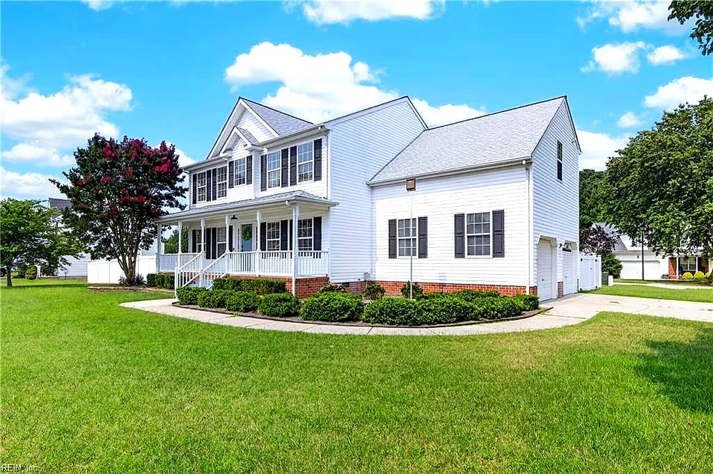 2002 Sarahs Cove DR, HAYES VA 23072 - Photo 4