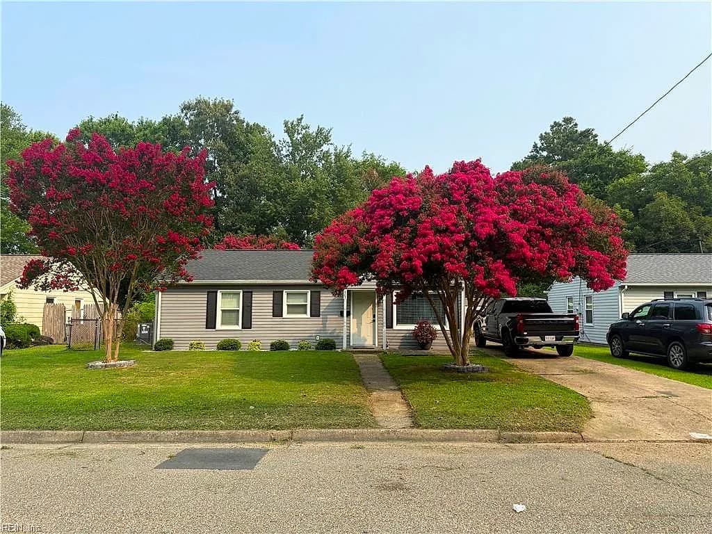 467 Cedar DR, HAMPTON VA 23669 - Main photo