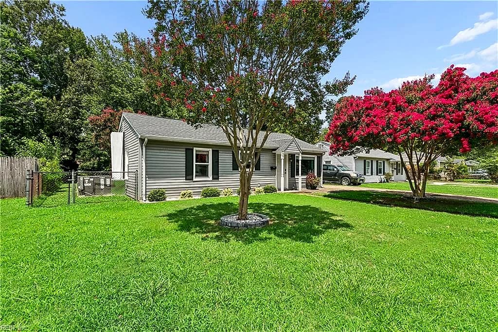 467 Cedar DR, HAMPTON VA 23669 - Photo 3