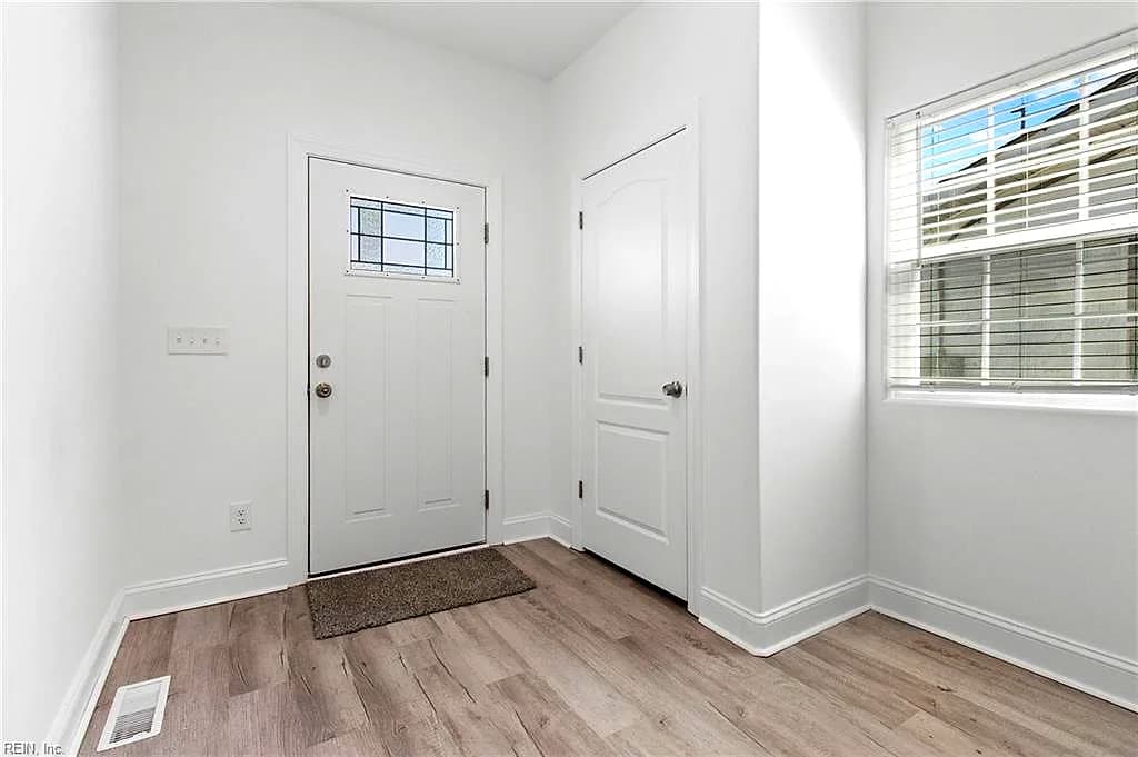 305 W Cypress ST, ELIZABETHCITY NC 27909 thumb 8