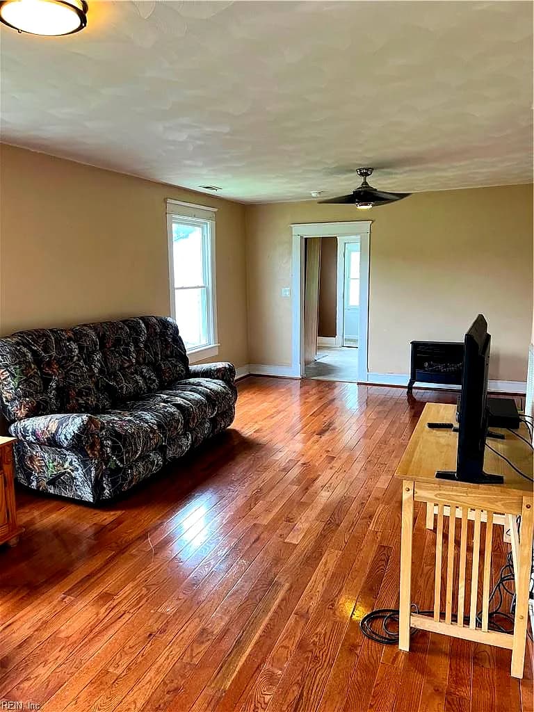 14 B AVE, WINDSOR VA 23487 - Photo 3