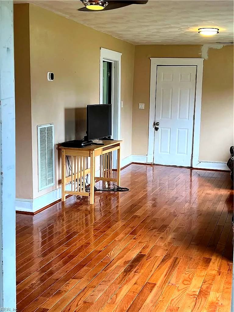 14 B AVE, WINDSOR VA 23487 thumb 9