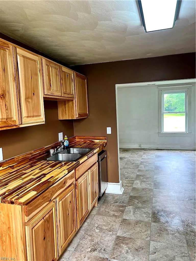 14 B AVE, WINDSOR VA 23487 thumb 10