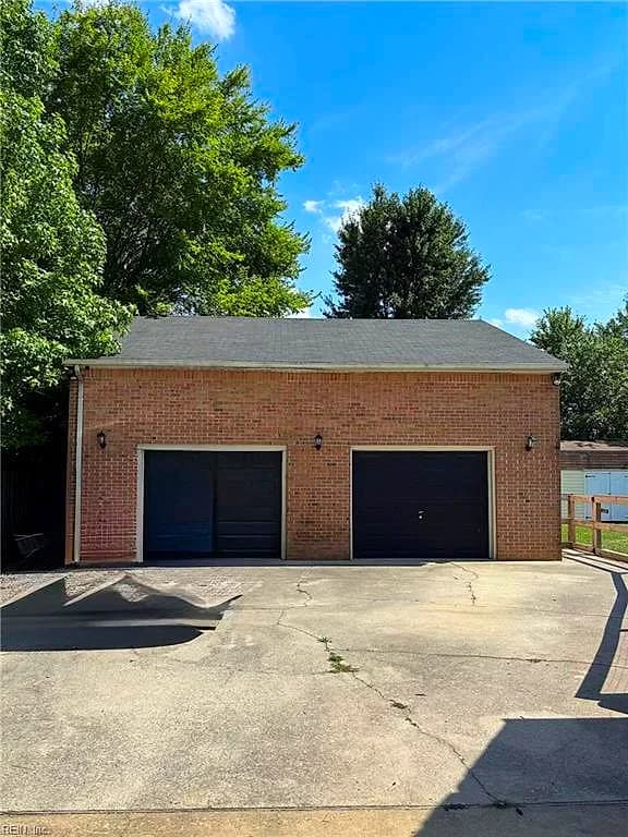 17 Randolph DR, WINDSOR VA 23487 - Photo 3