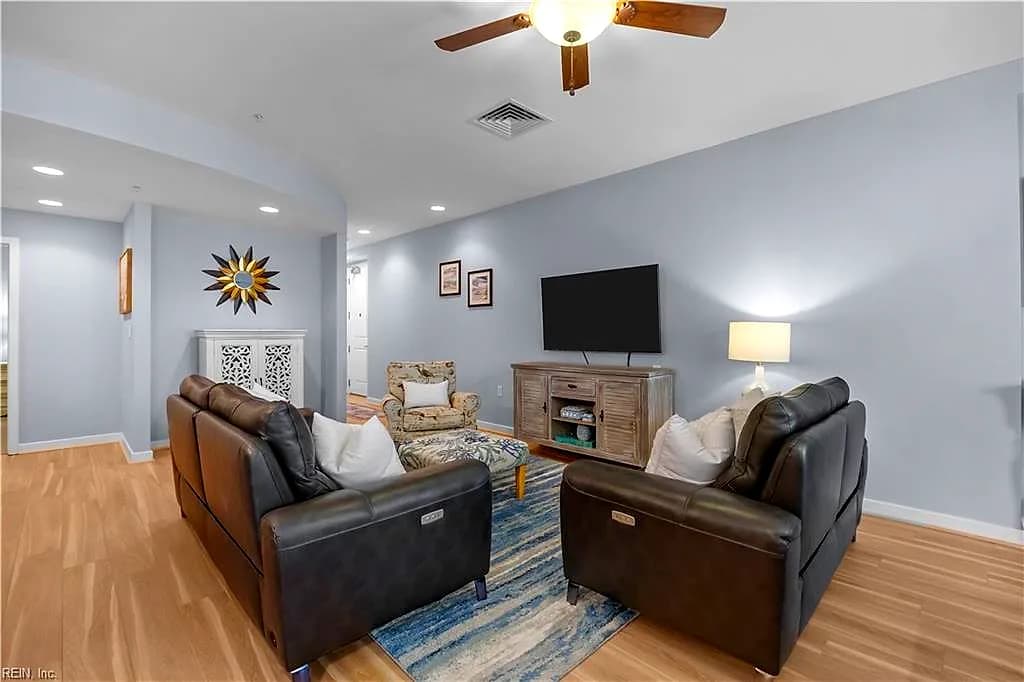 3700 Sandpiper RD #102A, VIRGINIABEACH VA 23456 - Photo 5