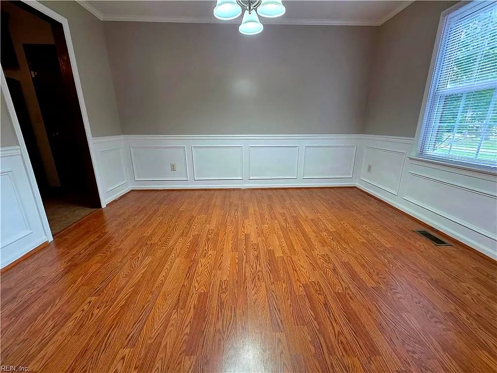 409 Rosewood LN, YORKTOWN VA 23692 thumb 8