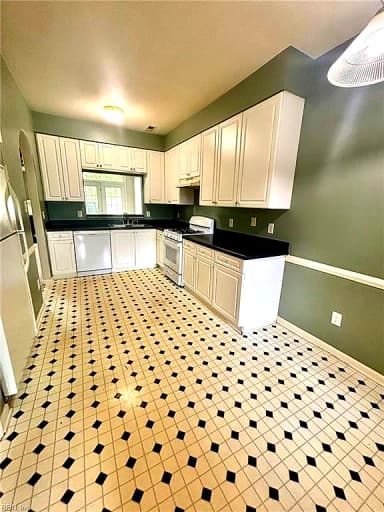 2307 Charing Cross RD, VIRGINIA BEACH VA 23456 thumb 7