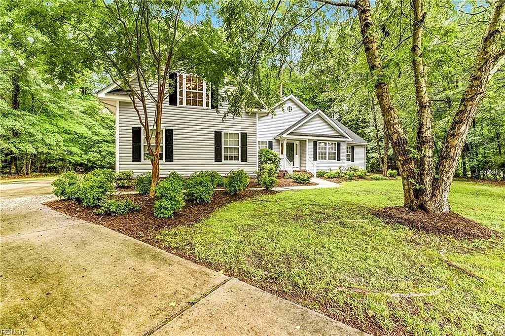 209 Bishop CIR, SMITHFIELD VA 23430 - Main photo