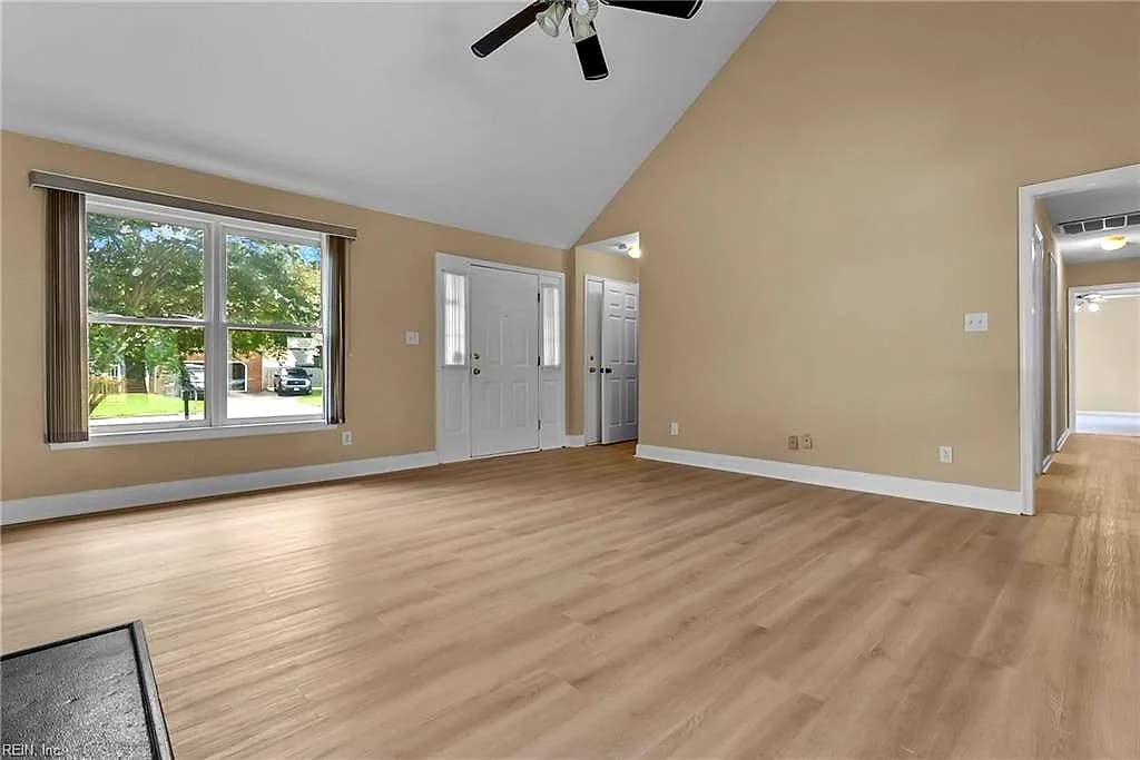 317 Spurlane CIR, CHESAPEAKE VA 23322 - Photo 3