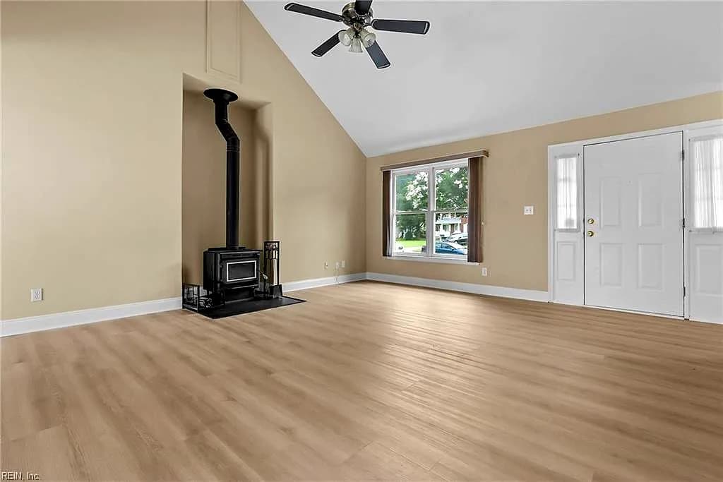 317 Spurlane CIR, CHESAPEAKE VA 23322 - Photo 4
