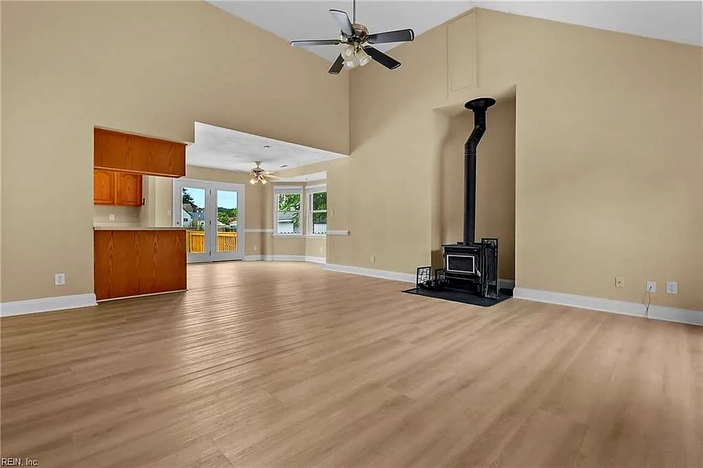 317 Spurlane CIR, CHESAPEAKE VA 23322 - Photo 5
