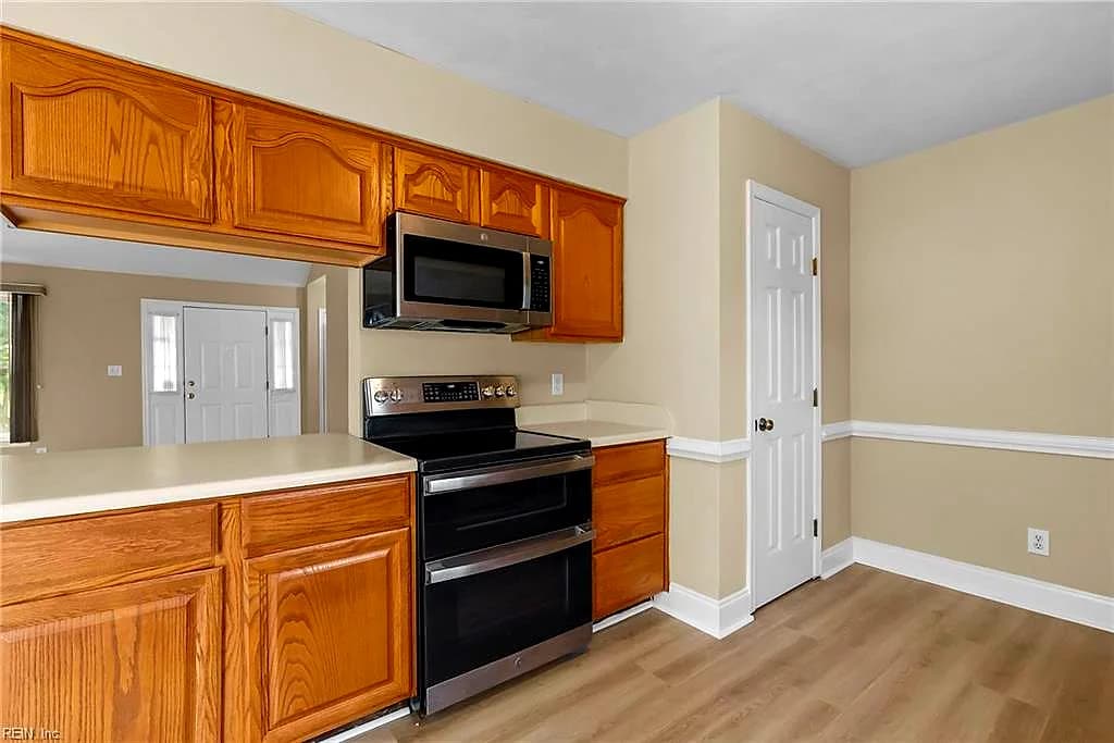 317 Spurlane CIR, CHESAPEAKE VA 23322 thumb 8