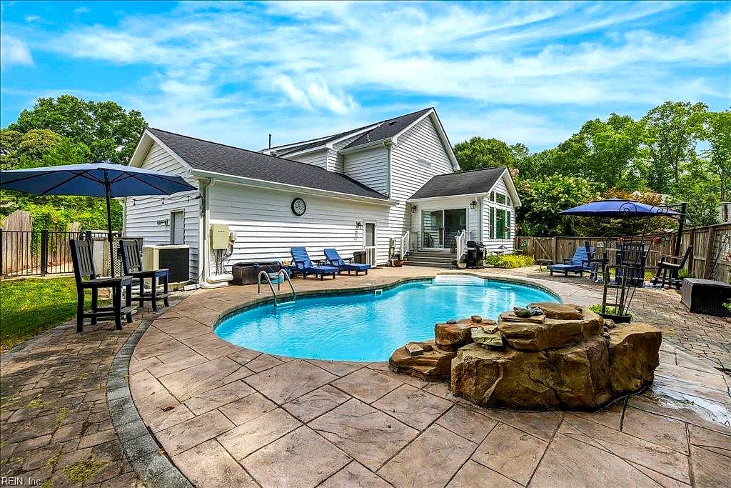 1309 Hawaiian DR, VIRGINIA BEACH VA 23454 - Photo 3