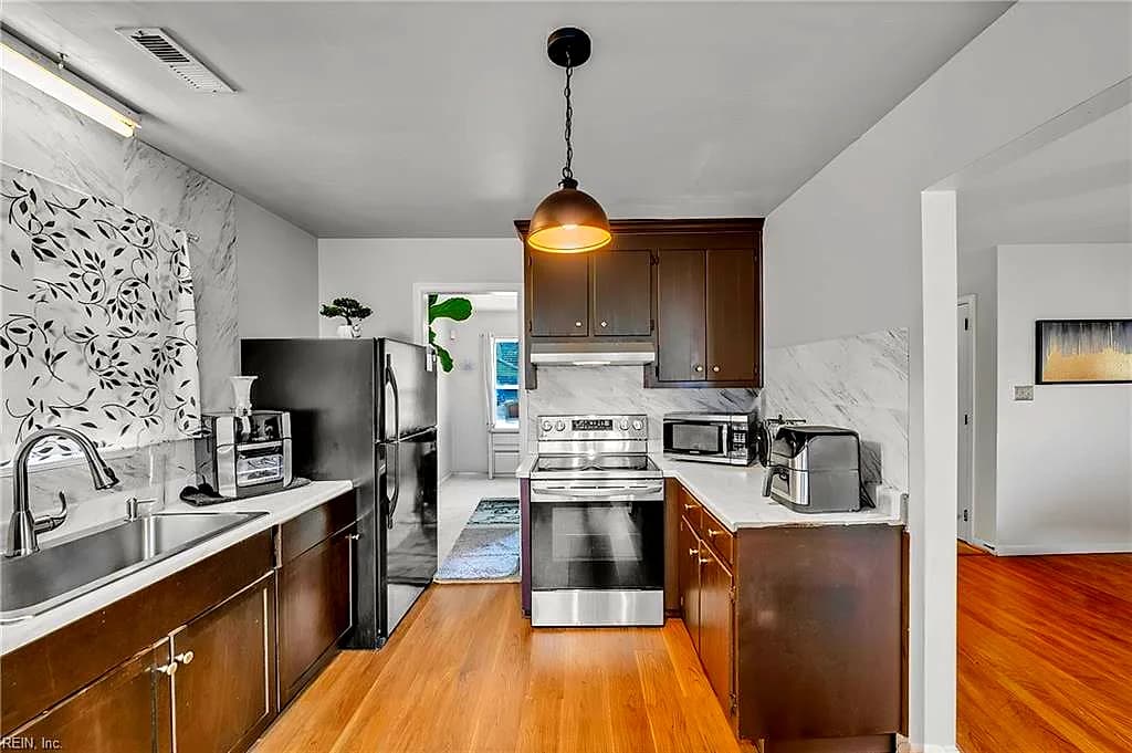 16 George CT, HAMPTON VA 23663 - Photo 3