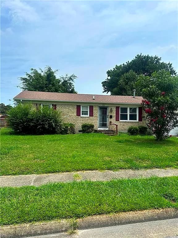 1213 Lakeview CT, CHESAPEAKE VA 23323 - Photo 2