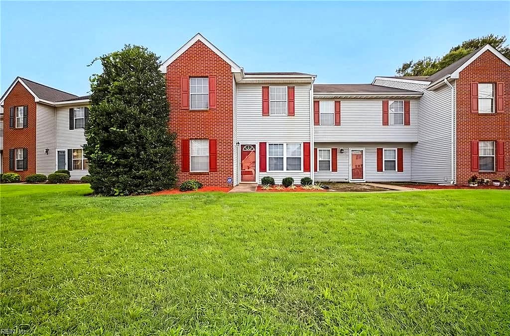 3327 Clover Meadows DR, CHESAPEAKE VA 23321 - Photo 2
