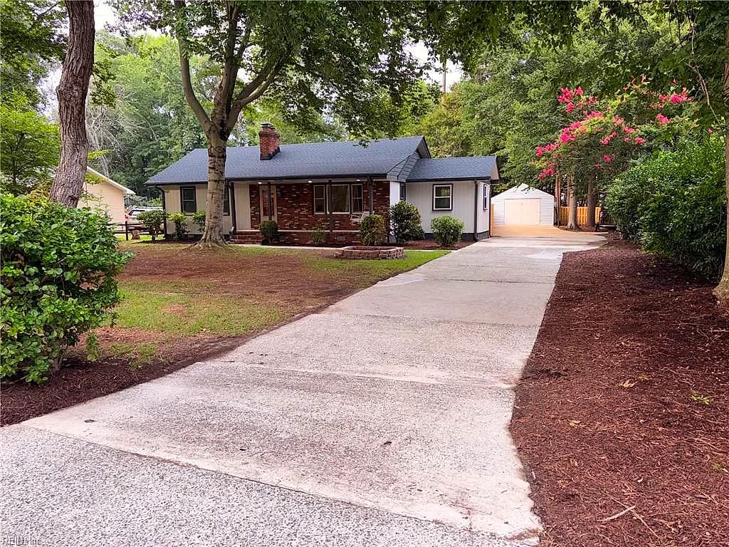 221 Rich RD, YORKTOWN VA 23693 - Photo 3