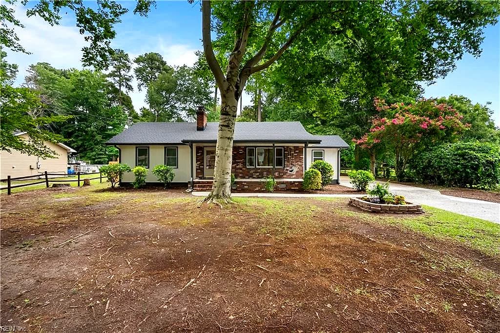 221 Rich RD, YORKTOWN VA 23693 - Photo 5