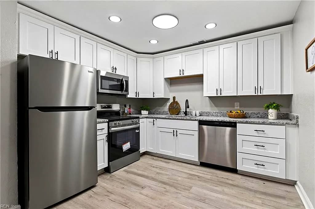 804 Teach ST, HAMPTON VA 23661 thumb 6