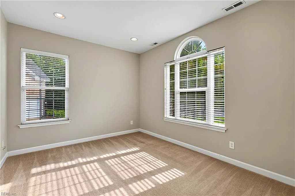 837 Greenfield LN, CHESAPEAKE VA 23322 thumb 6