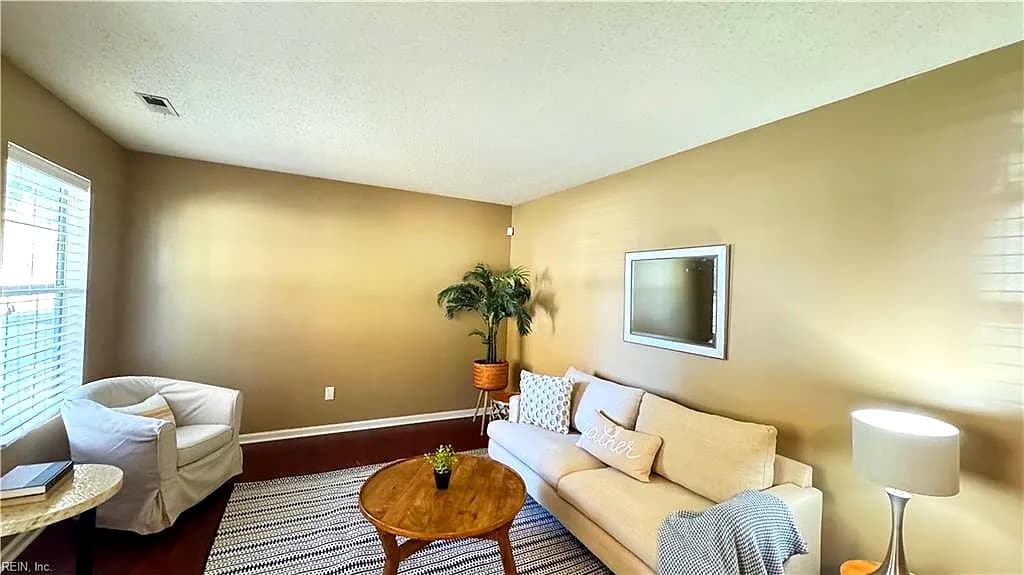 103 Summerglen RDG, NEWPORT NEWS VA 23602 - Photo 4