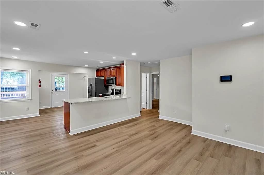 543 Draper DR, NORFOLK VA 23505 thumb 6