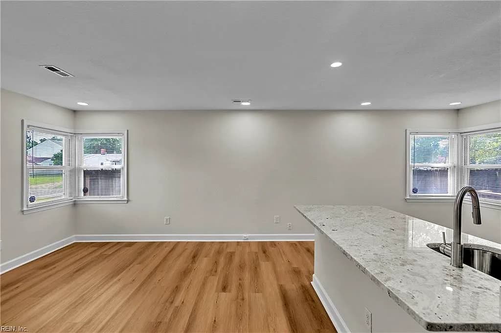 543 Draper DR, NORFOLK VA 23505 thumb 8