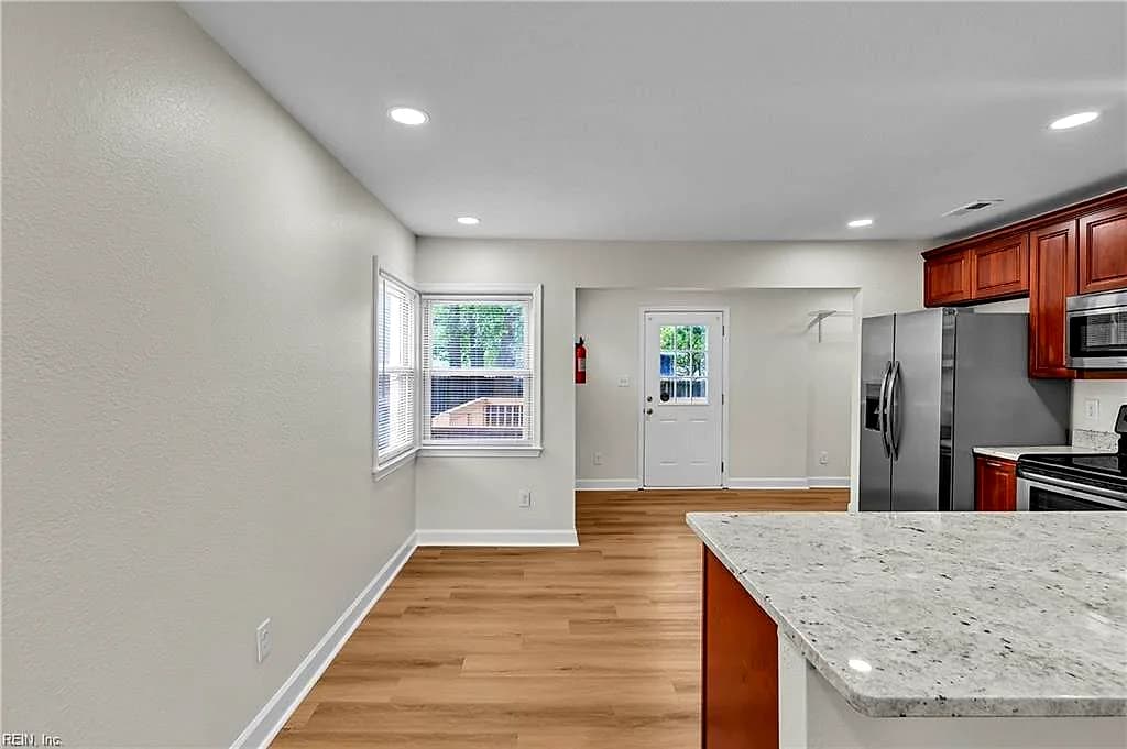 543 Draper DR, NORFOLK VA 23505 thumb 9