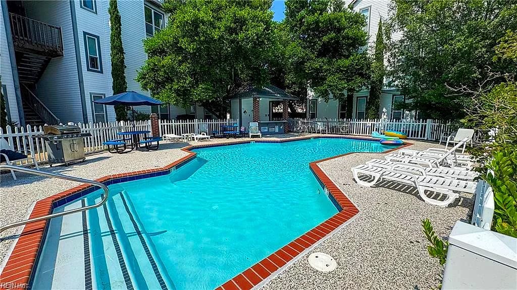 3204 Jade CT #104, VIRGINIA BEACH VA 23451 - Photo 3