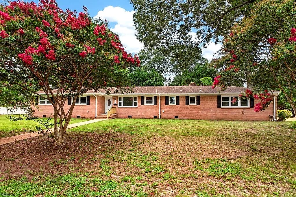 404 Ella Taylor RD, YORKTOWN VA 23692 - Photo 2
