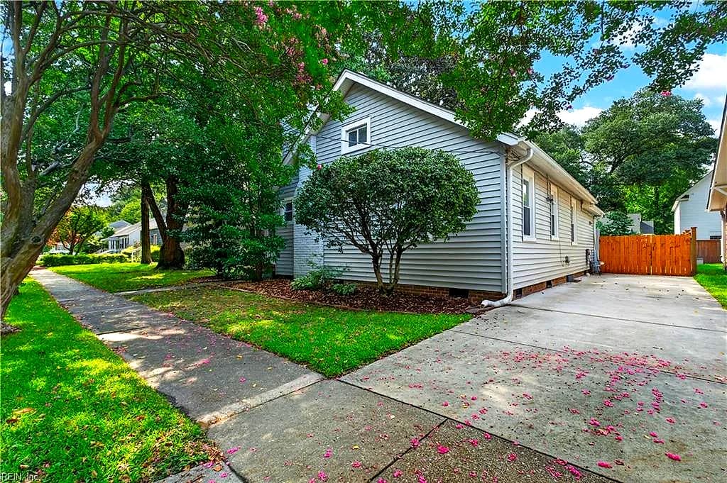 1519 Longwood DR, NORFOLK VA 23508 - Photo 3
