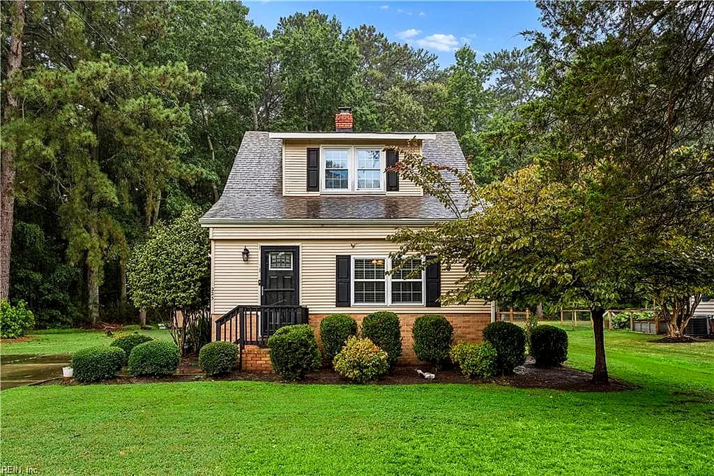 225 Hunts Neck RD, POQUOSON VA 23662 - Photo 5