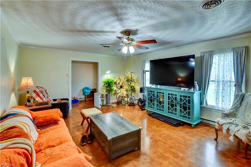 704 Chaucer CT, FRANKLIN VA 23851 - Photo 4