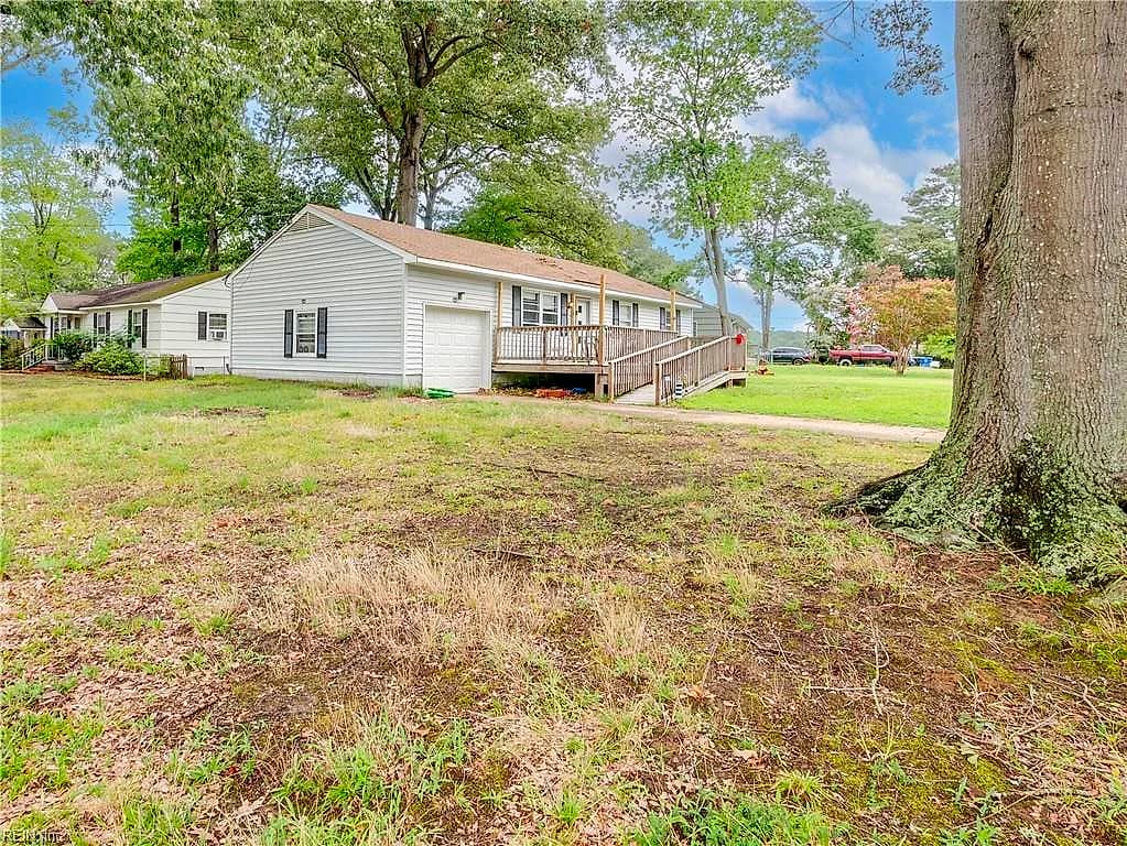 208 Collins DR, NEWPORT NEWS VA 23601 - Photo 3