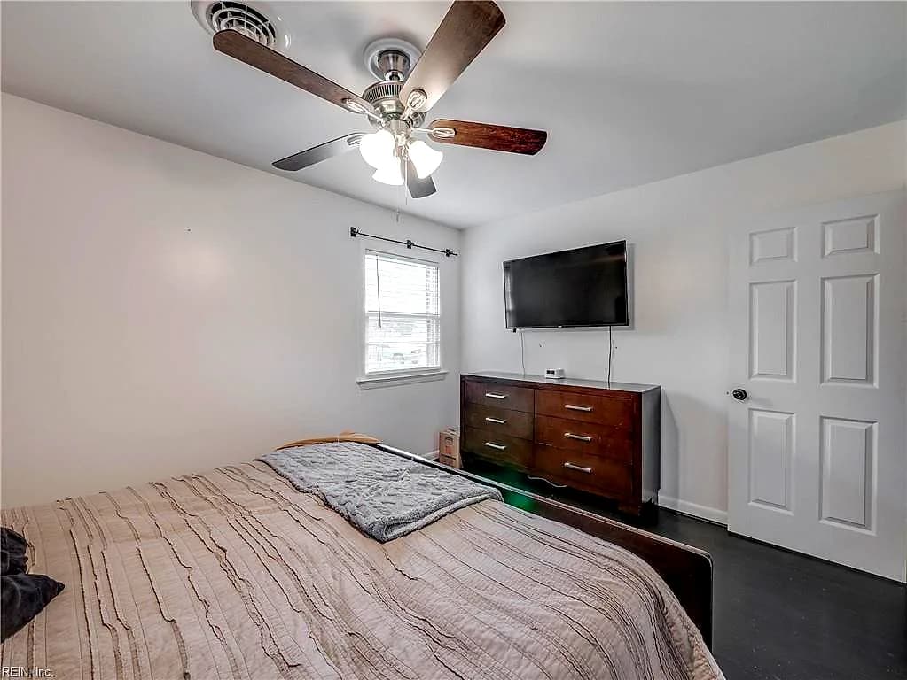 208 Collins DR, NEWPORT NEWS VA 23601 thumb 9