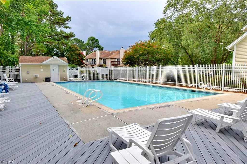 2503 Cove Point PL, VIRGINIA BEACH VA 23454 - Photo 4