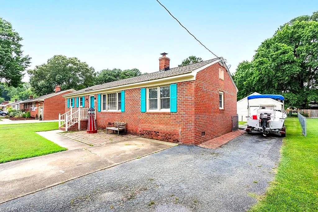 56 Odd RD, POQUOSON VA 23662 - Photo 3