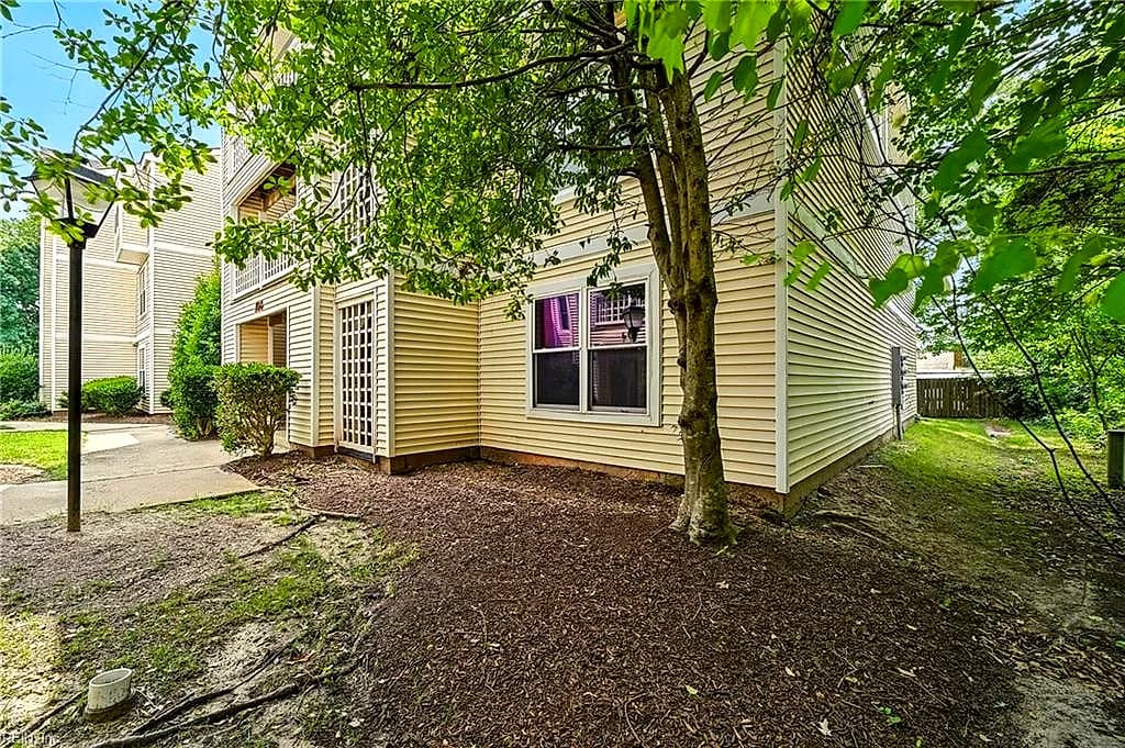 108 Lantana LN #22, HAMPTON VA 23669 - Photo 3