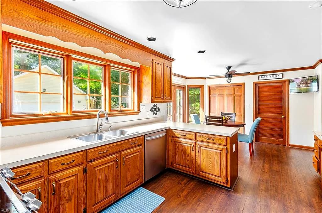123 Barclay CRES, SMITHFIELD VA 23430 thumb 6