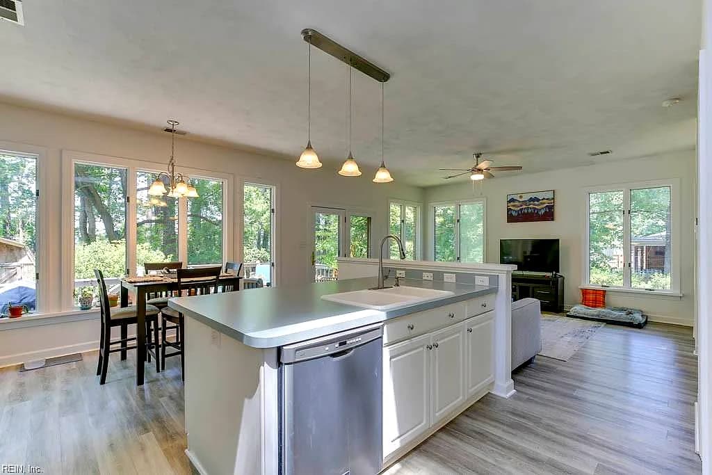 132 Causeway DR, CHESAPEAKE VA 23322 - Photo 3