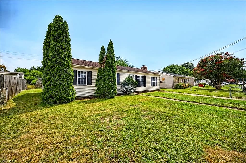 1820 Moger DR, HAMPTON VA 23663 - Photo 3